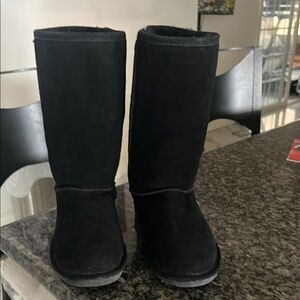 Black Suede Boots bear paw size 8 women like new